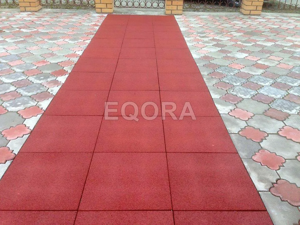 Резиновое покрытие для двора частного дома из резиновой крошки в Усть-Тарке